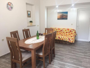 Гостиница Apartment Laura  Подстрана
